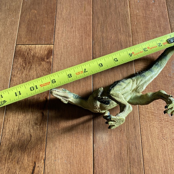 Realistic Dinosaur Allosaurus Action Figure - Picture 4 of 5